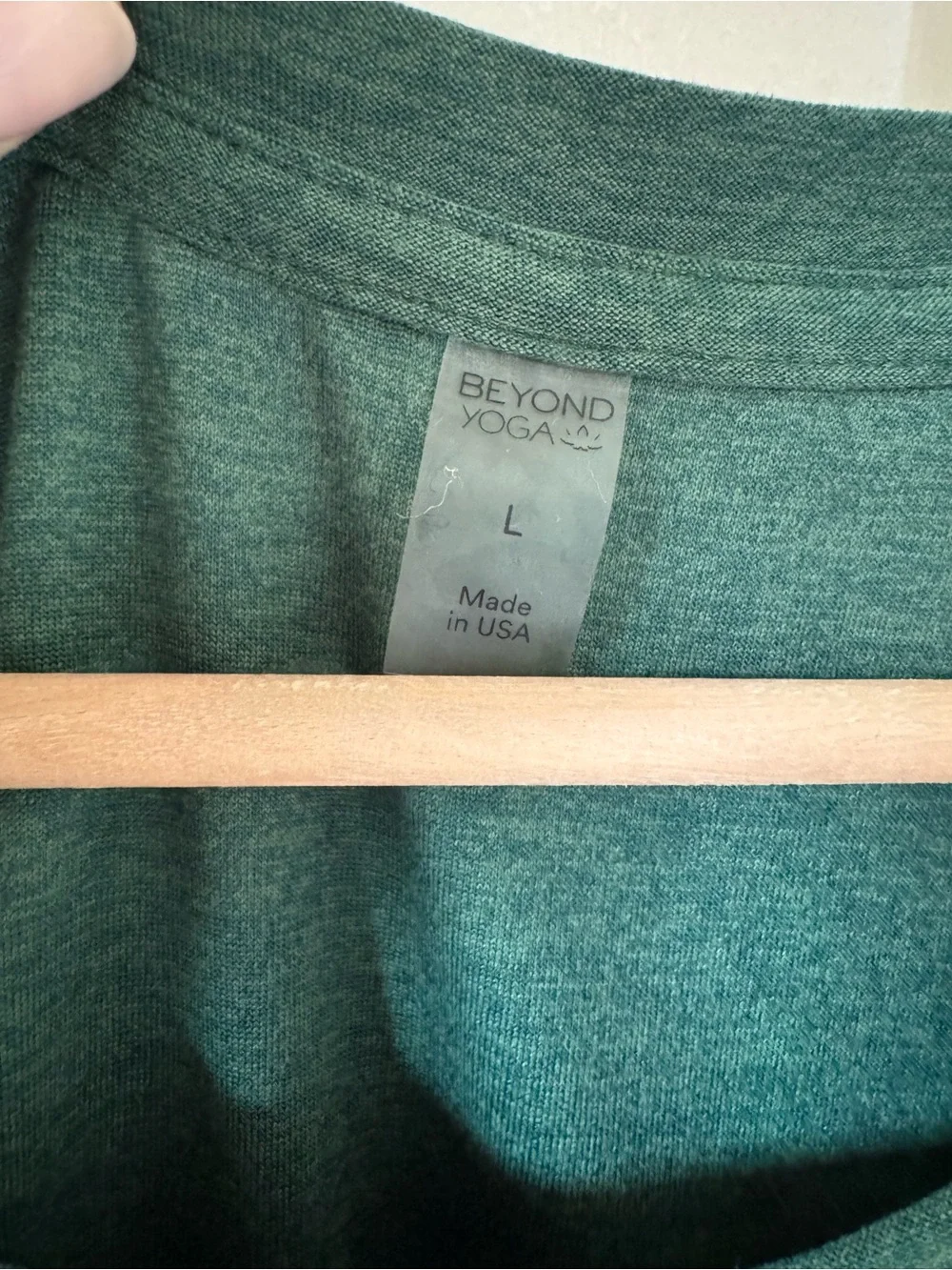 Beyond Yoga Classic Sleeveless Crewneck Tank Top in Forest Green Size L - Picture 2 of 8